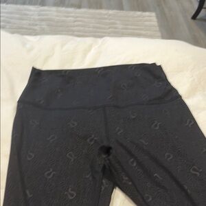 Lululemon leggings limited edition lulu logo all over